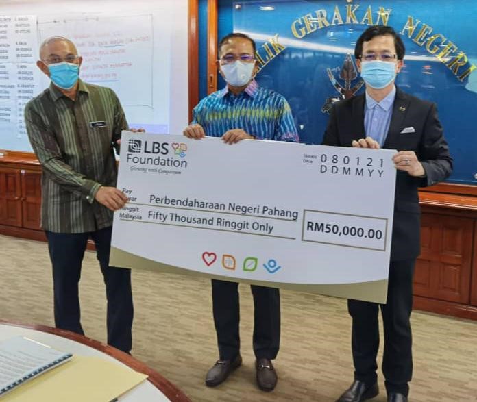 Donation to Perbendaharaan Negeri Pahang (8 January 2021)