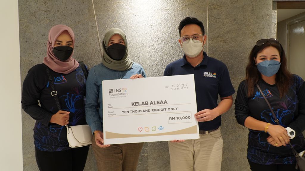Donation to Kelab ALEAA – Back to School Program (28 Jan 2022)